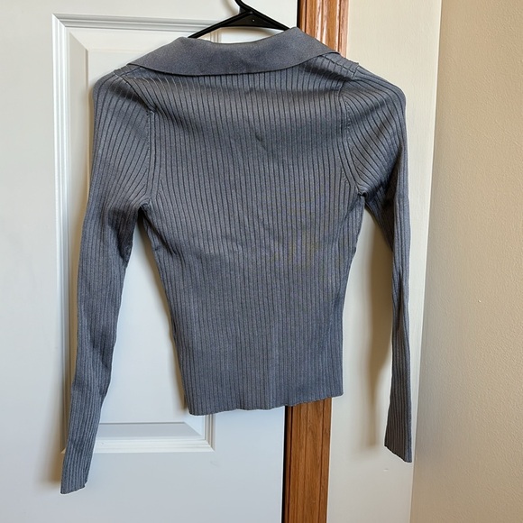 A&F Ribbed Button Down - Picture 2 of 3